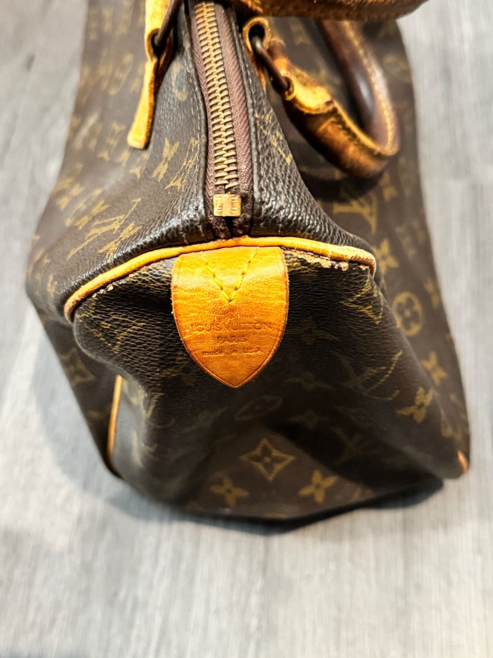 Authentic Louis Vuitton Monogram Speedy 30 - Picture 7 of 16